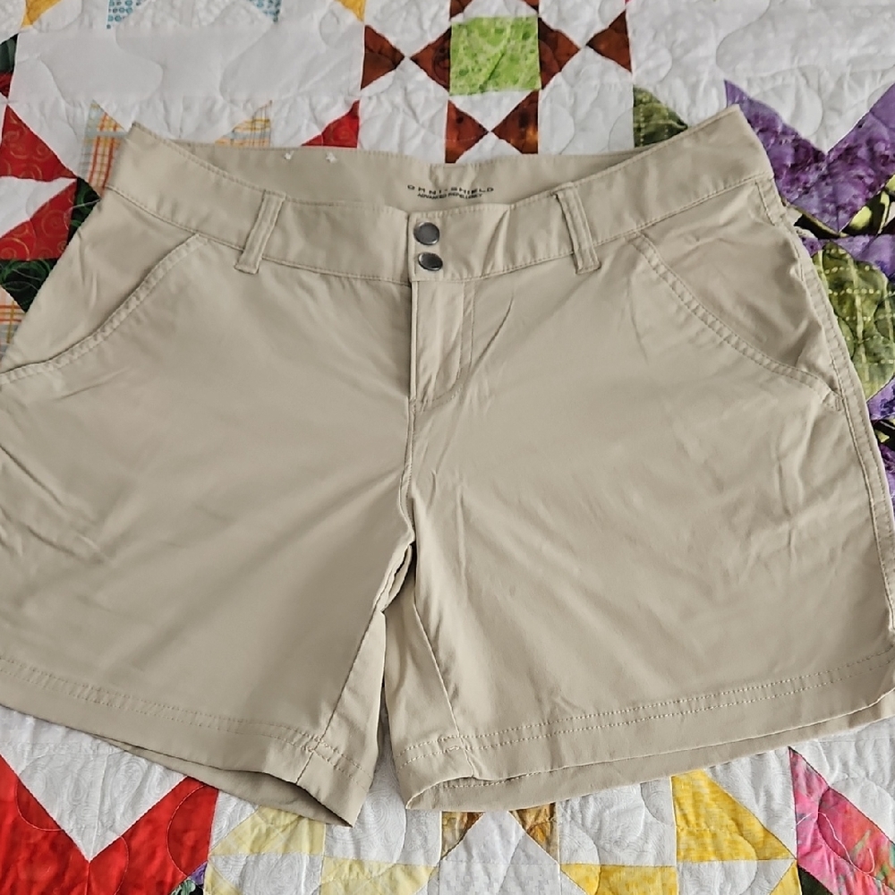 3/$18 Columbia Women's Beige Cargo Shorts